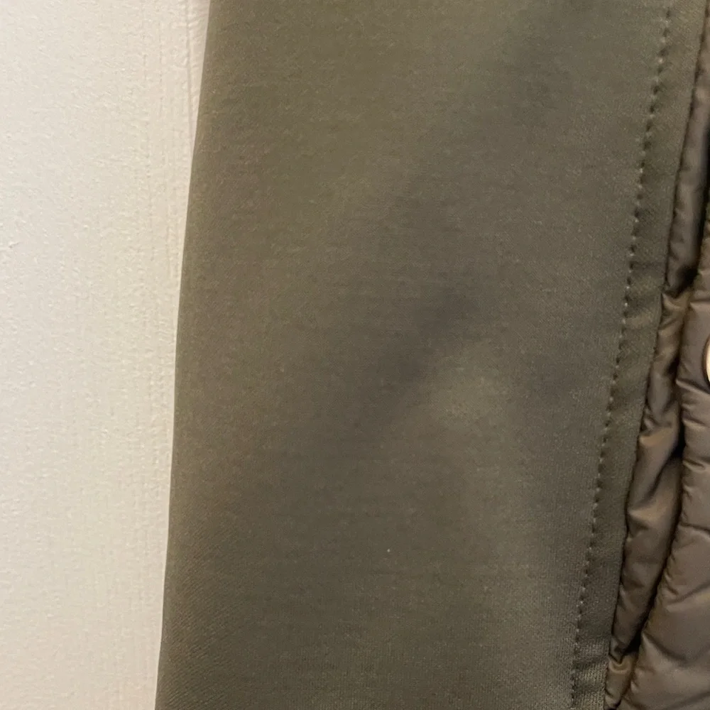 Michael Kors Women's Olive Green Quilted Vest - Picture 5 of 8